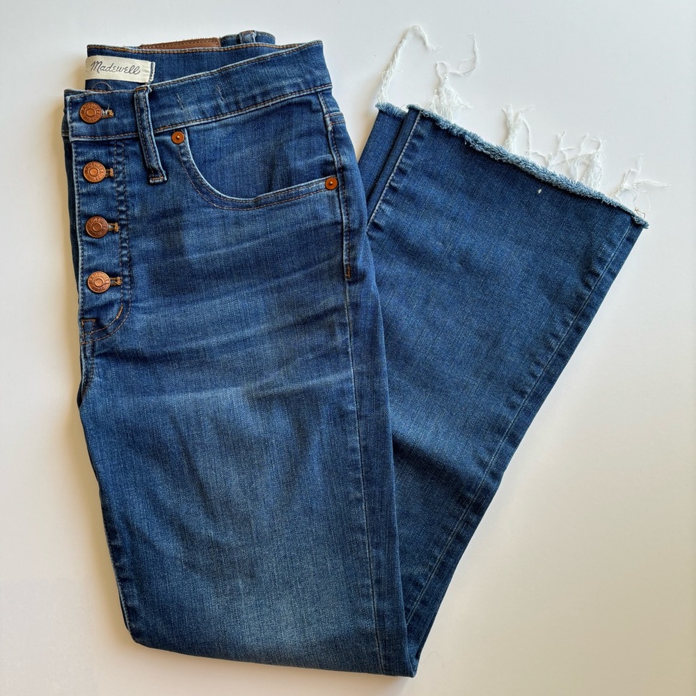 Madewell Cali Demi-Boot Jeans in Daly Wash: Button-Front Edition - Picture 4 of 12